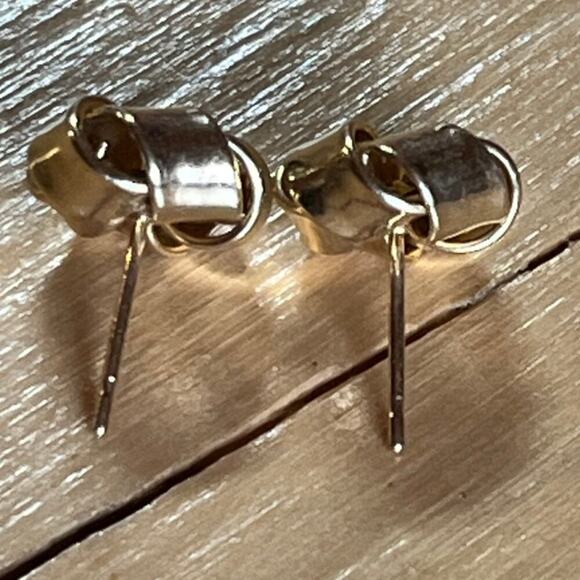 Vintage gold tone basket weave stud fashion earrings. womens - Picture 3 of 4